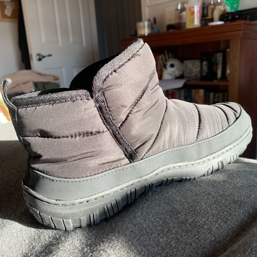 Dearfoams Black Quilted Slippers
